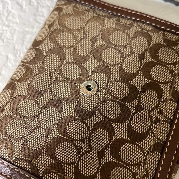 EUC Coach Bifold Wallet Brown Leather Logo - Picture 5 of 8